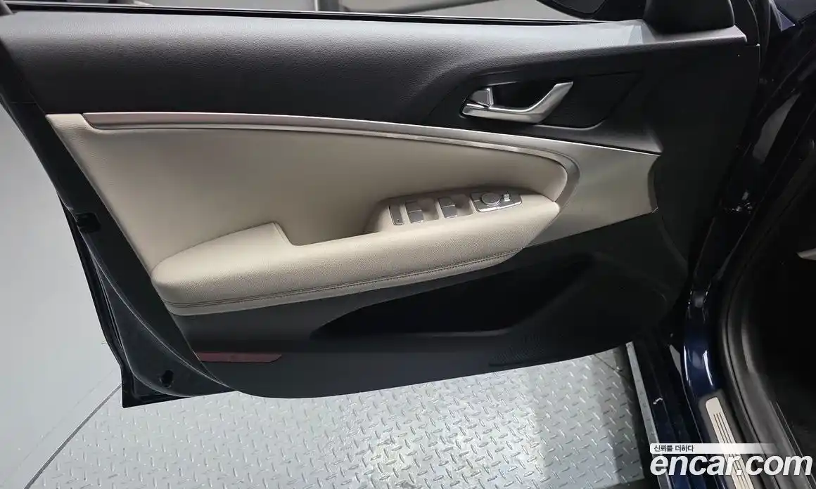 Genesis G70 2025 2.5 автомат (гидро), фото 14