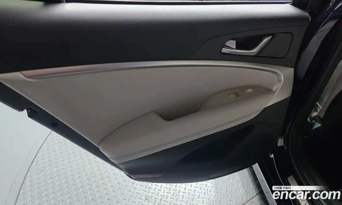 Genesis G70 2025 2.5 автомат (гидро), фото 15
