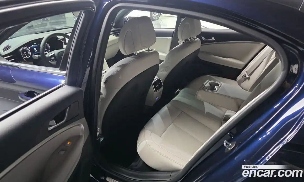 Genesis G70 2025 2.5 автомат (гидро), фото 17