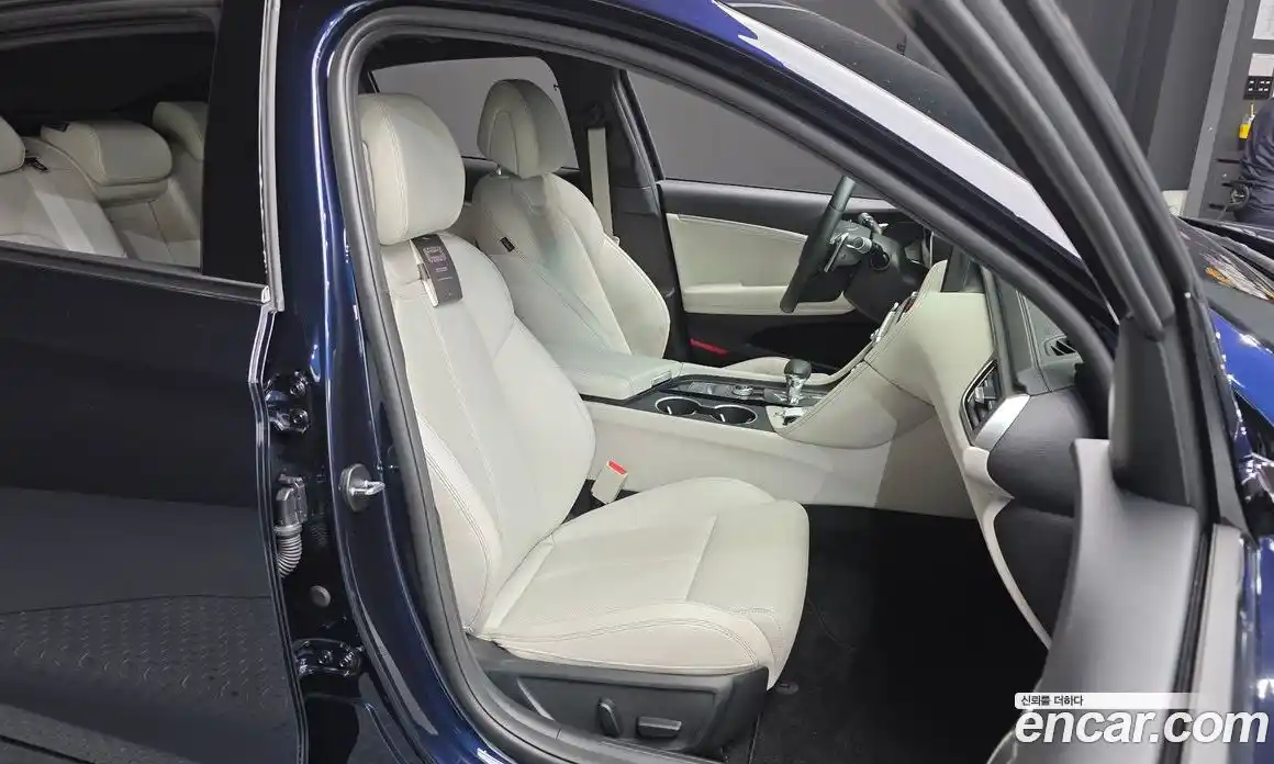 Genesis G70 2025 2.5 автомат (гидро), фото 18
