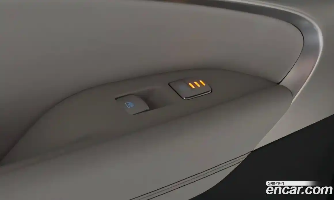 Genesis G70 2025 2.5 автомат (гидро), фото 26