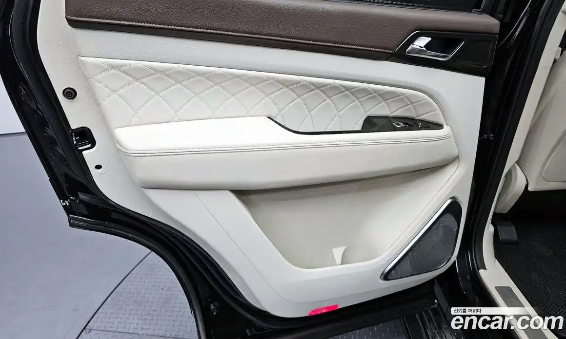SsangYong Rexton 2025 2.2 автомат (гидро), фото 15