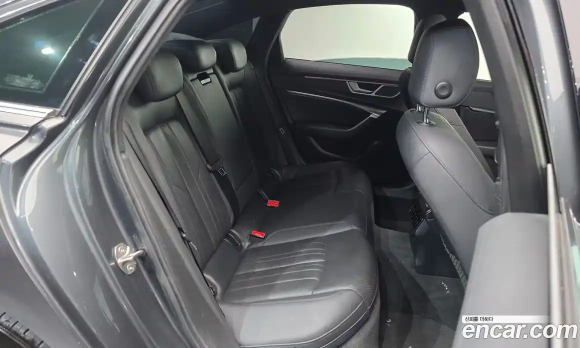 Audi A6 2020 2.0 автомат (гидро), фото 11