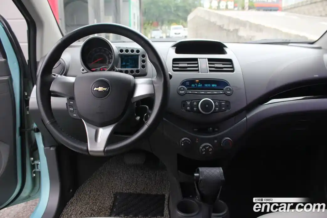 Chevrolet Spark 2011 1.0 автомат (гидро), фото 6