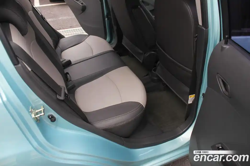 Chevrolet Spark 2011 1.0 автомат (гидро), фото 10