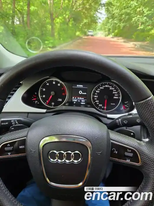 Audi A4 2011 2.0 автомат (гидро), фото 15