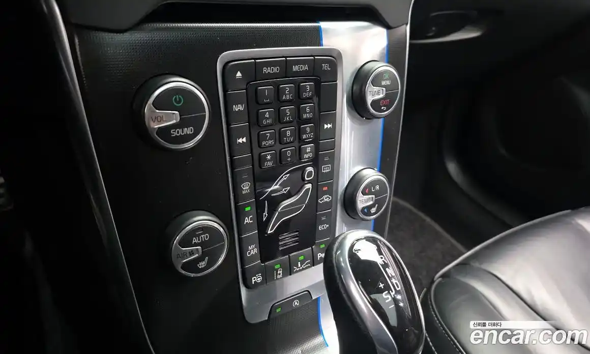 Volvo V40 2015 2.0 автомат (гидро), фото 15