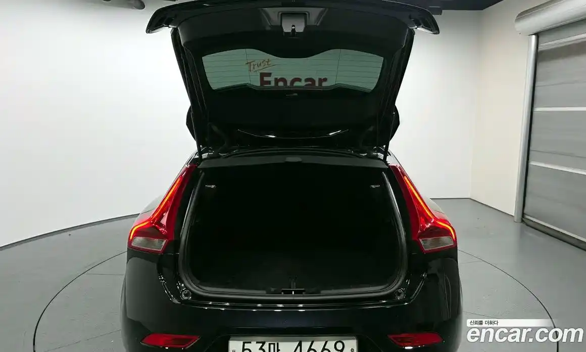 Volvo V40 2015 2.0 автомат (гидро), фото 20