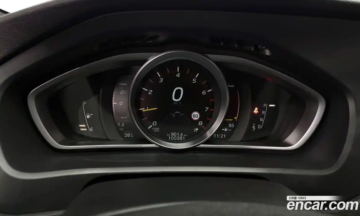 Volvo V40 2015 2.0 автомат (гидро), фото 8