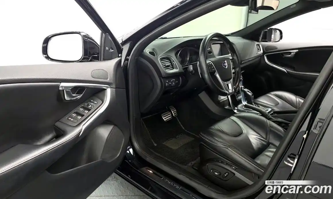 Volvo V40 2015 2.0 автомат (гидро), фото 10