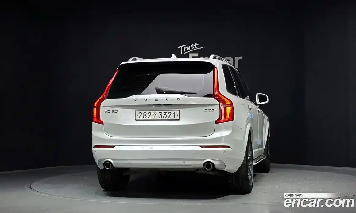 Volvo XC90 2017 2.0 автомат (гидро), фото 4