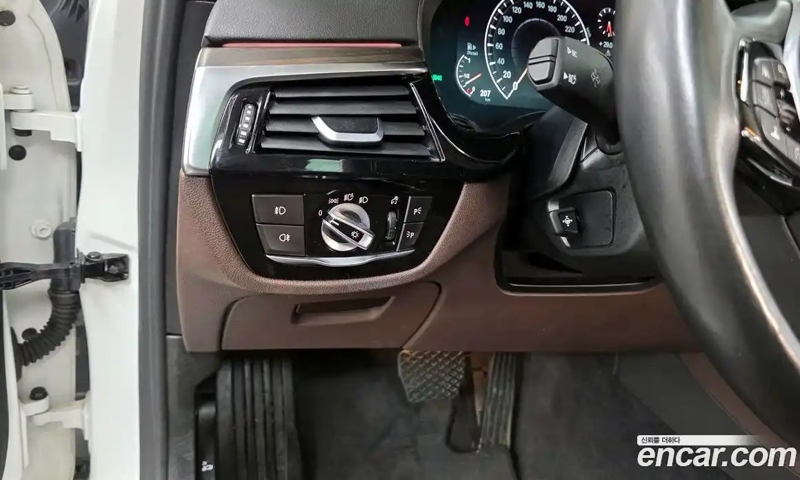 BMW 5 серия 2019 2.0 автомат (гидро), фото 22