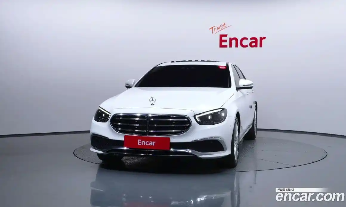 Mercedes-Benz E-Class 2023 2.0 автомат (гидро), фото 3