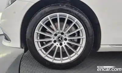 Mercedes-Benz E-Class 2023 2.0 автомат (гидро), миниатюра 5