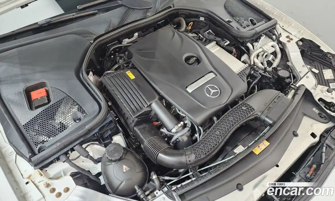Mercedes-Benz E-Class 2023 2.0 автомат (гидро), фото 6