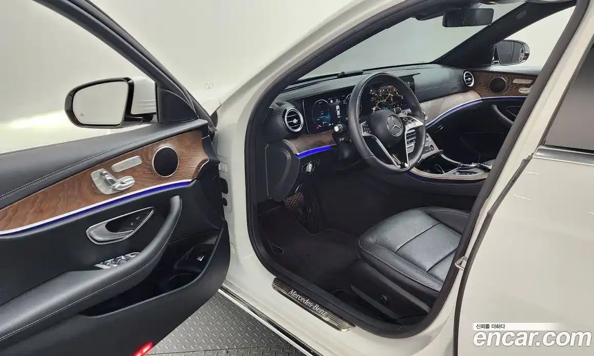 Mercedes-Benz E-Class 2023 2.0 автомат (гидро), фото 10