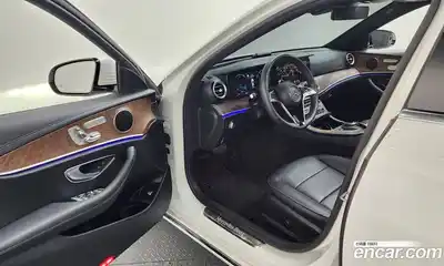 Mercedes-Benz E-Class 2023 2.0 автомат (гидро), миниатюра 10