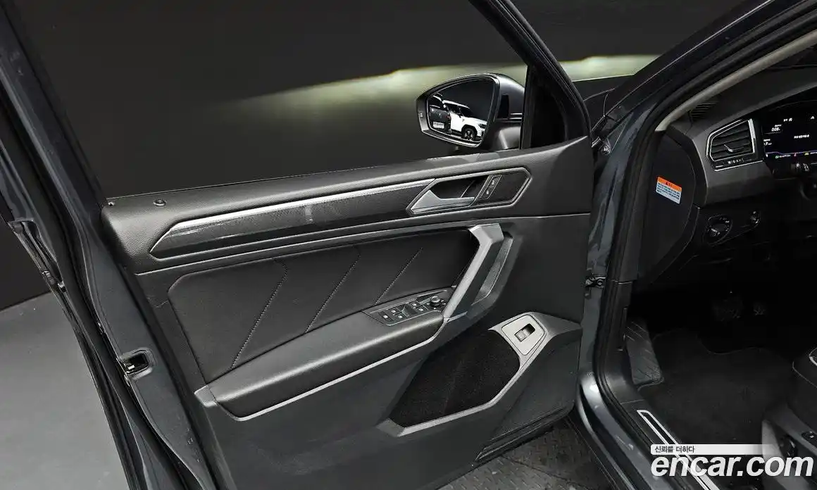 Volkswagen Tiguan 2020 2.0 автомат (гидро), фото 14