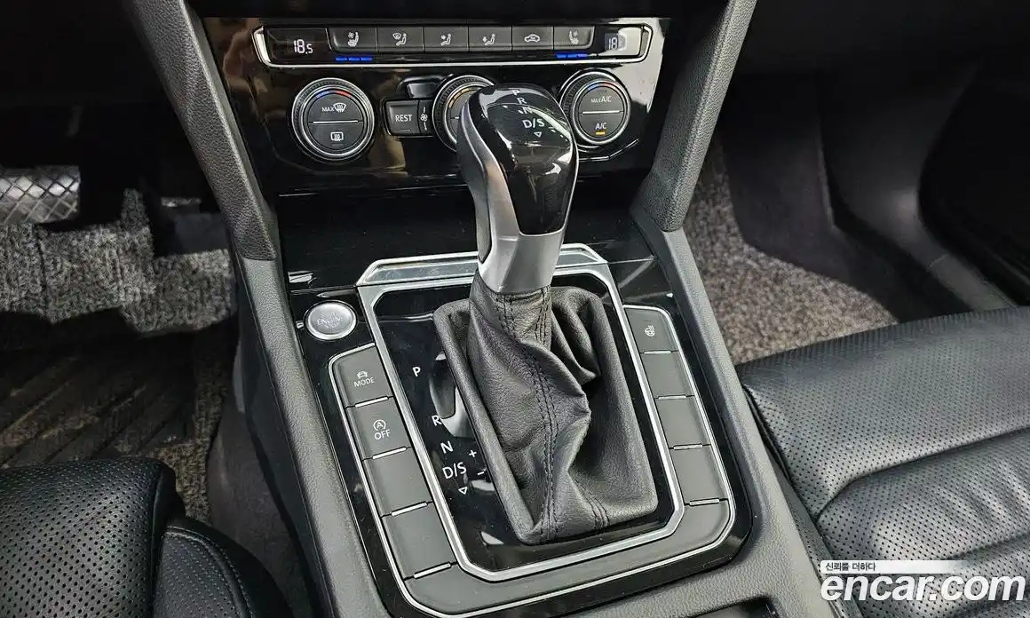 Volkswagen Passat 2018 2.0 автомат (гидро), фото 11