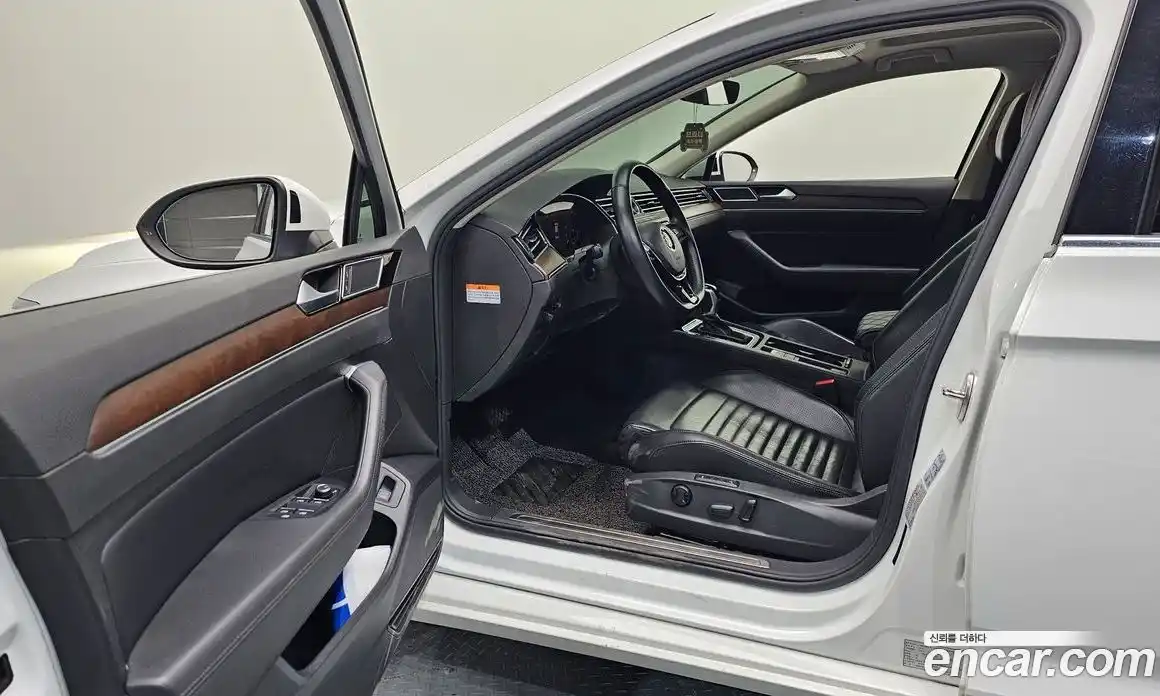 Volkswagen Passat 2018 2.0 автомат (гидро), фото 12