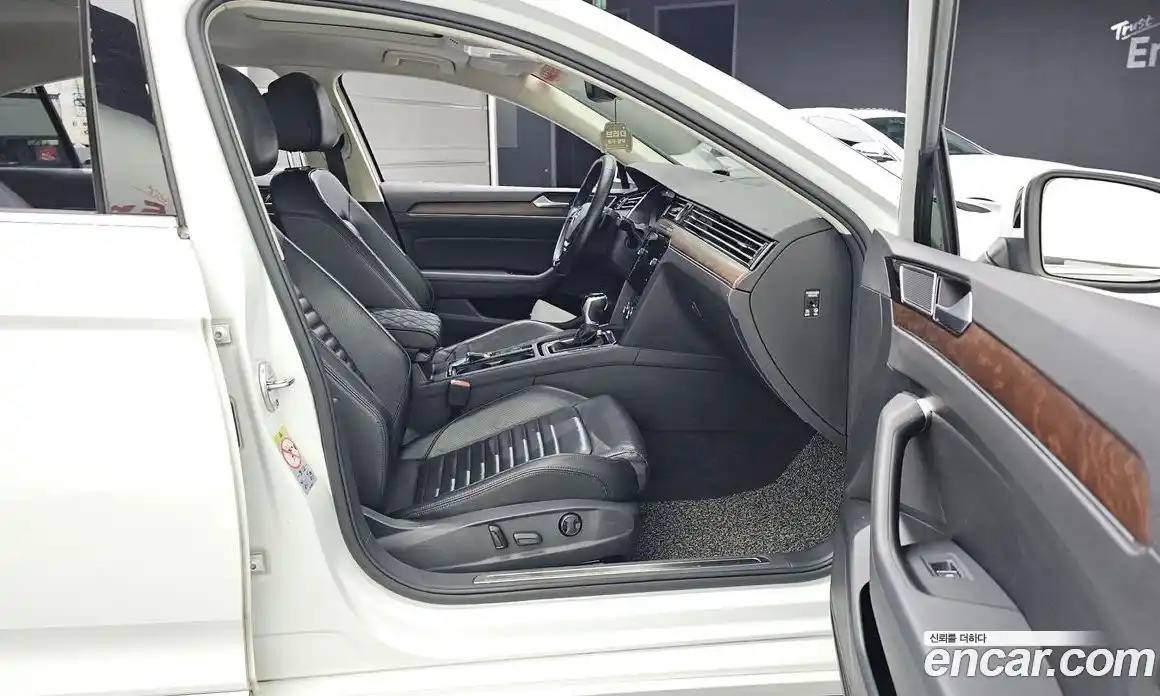 Volkswagen Passat 2018 2.0 автомат (гидро), фото 16