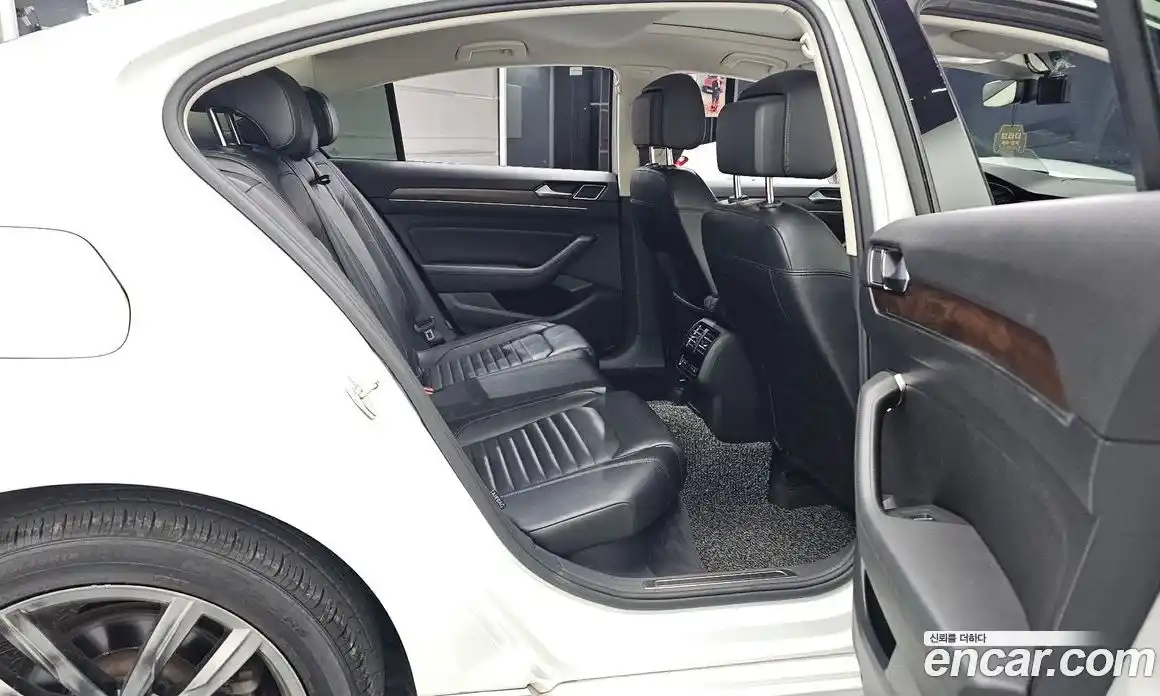 Volkswagen Passat 2018 2.0 автомат (гидро), фото 17