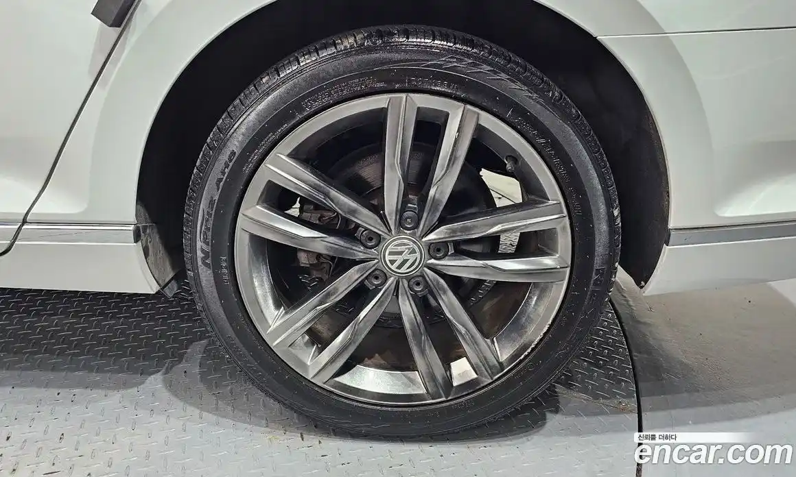 Volkswagen Passat 2018 2.0 автомат (гидро), фото 6