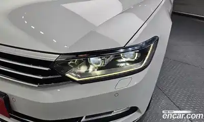 Volkswagen Passat 2018 2.0 автомат (гидро), миниатюра 7