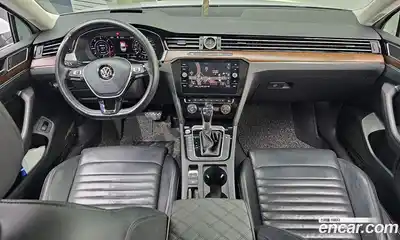 Volkswagen Passat 2018 2.0 автомат (гидро), миниатюра 9