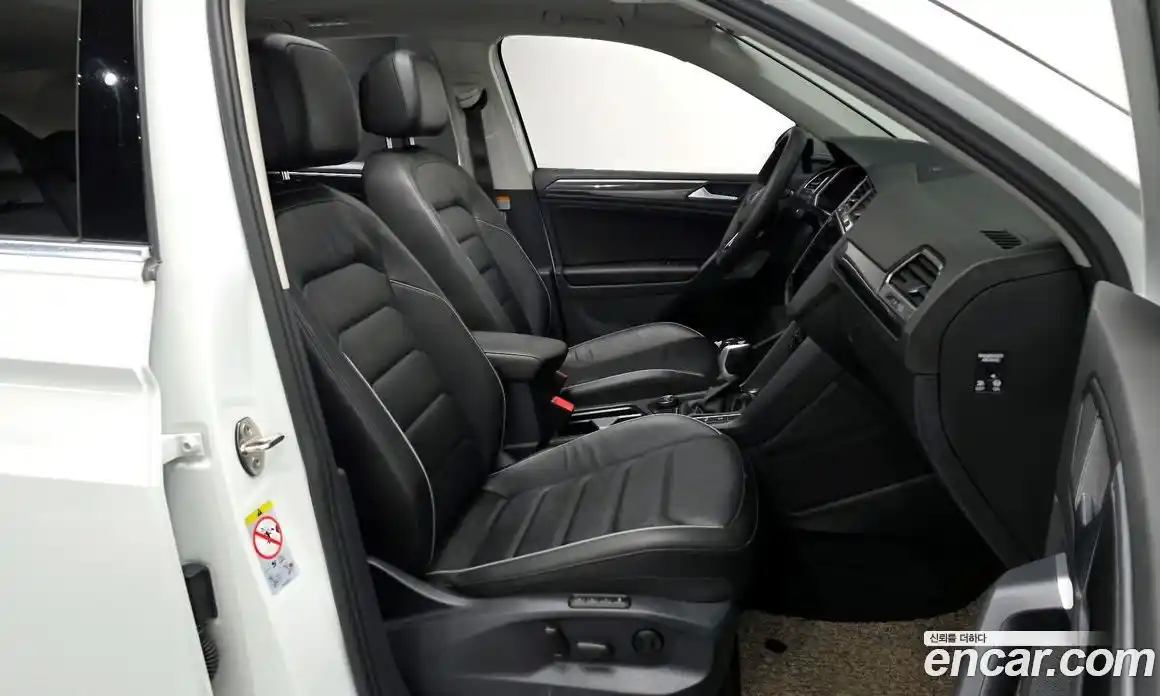 Volkswagen Tiguan 2022 2.0 автомат (гидро), фото 11