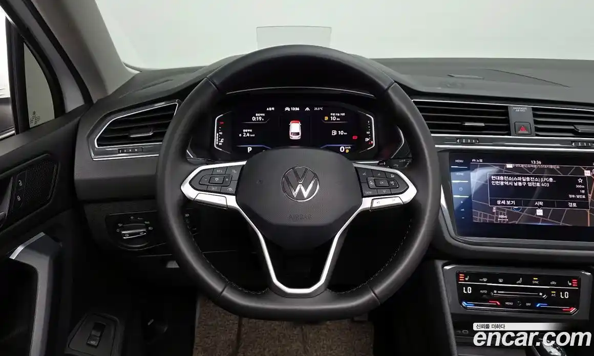 Volkswagen Tiguan 2022 2.0 автомат (гидро), фото 13
