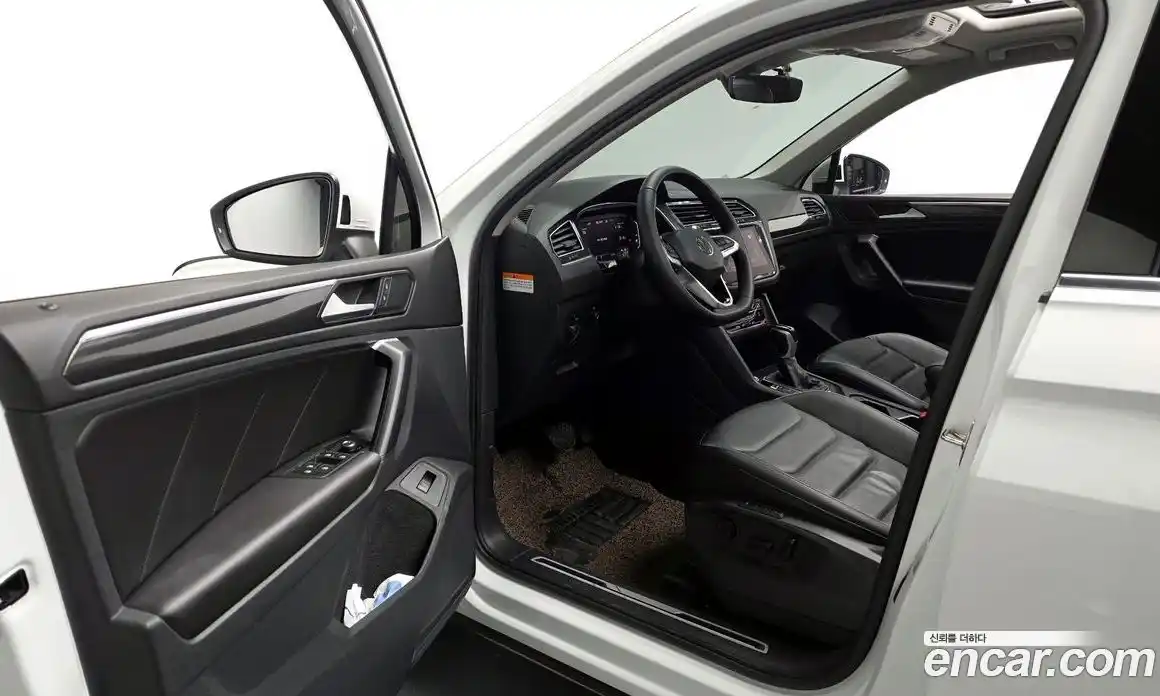 Volkswagen Tiguan 2022 2.0 автомат (гидро), фото 10