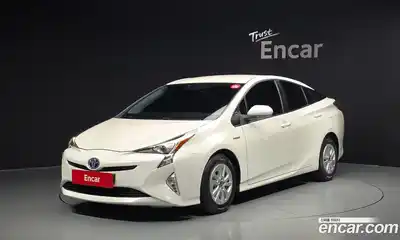 Toyota Prius 2016 1.8 автомат (гидро), миниатюра 1 Toyota Prius 2016 1.8 автомат (гидро), миниатюра 1