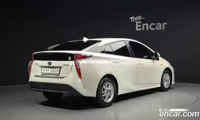 Toyota Prius 2016 1.8 автомат (гидро), миниатюра 2 Toyota Prius 2016 1.8 автомат (гидро), миниатюра 2