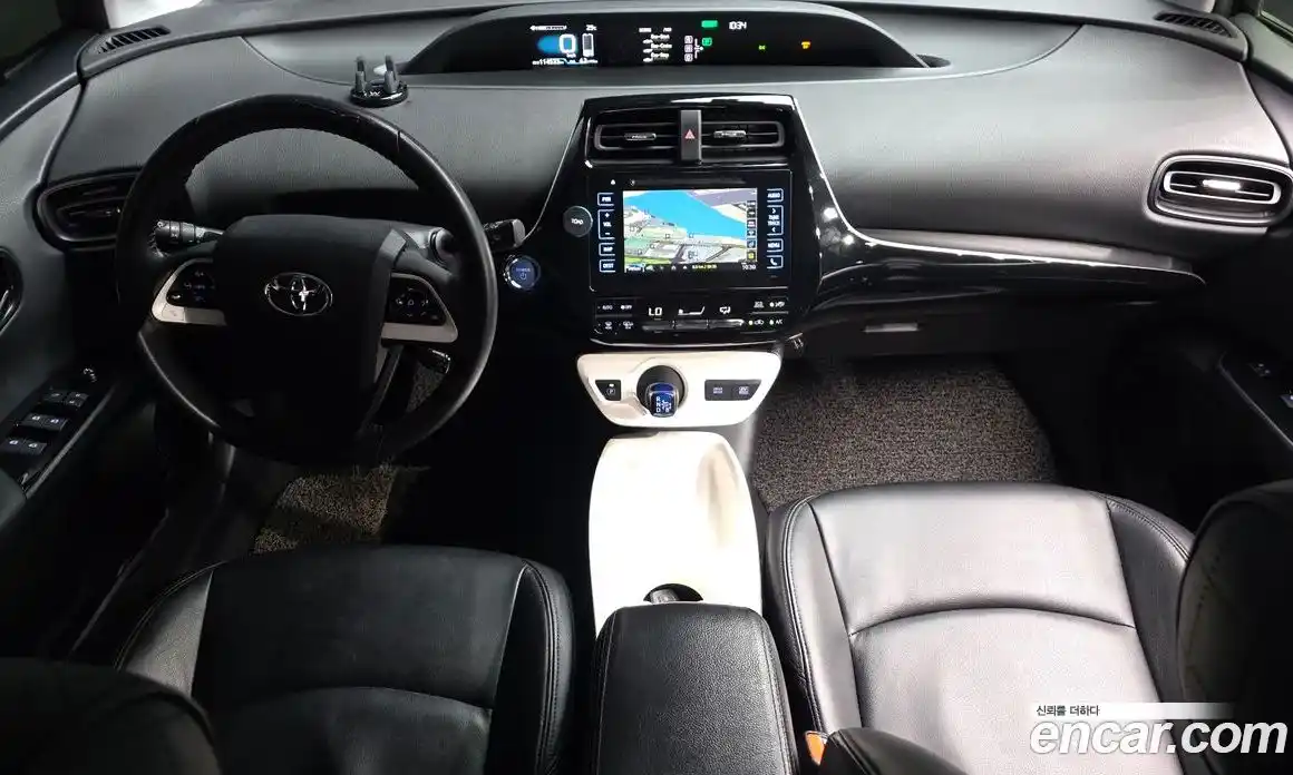 Toyota Prius 2016 1.8 автомат (гидро), фото 7 Toyota Prius 2016 1.8 автомат (гидро), фото 7