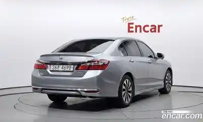 Honda Accord 2017 2.0 автомат (гидро), миниатюра 2
