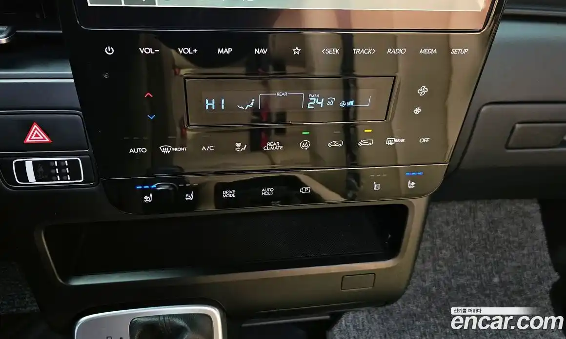 Hyundai Staria 2024 2.2 автомат (гидро), фото 18
