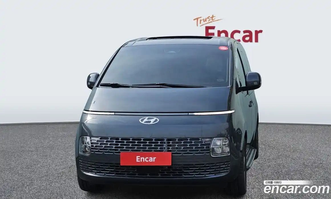 Hyundai Staria 2024 2.2 автомат (гидро), фото 3
