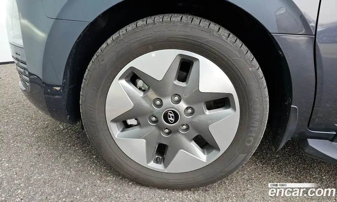 Hyundai Staria 2024 2.2 автомат (гидро), фото 5