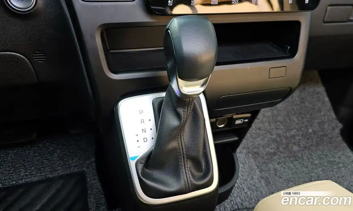 Hyundai Staria 2024 2.2 автомат (гидро), фото 9