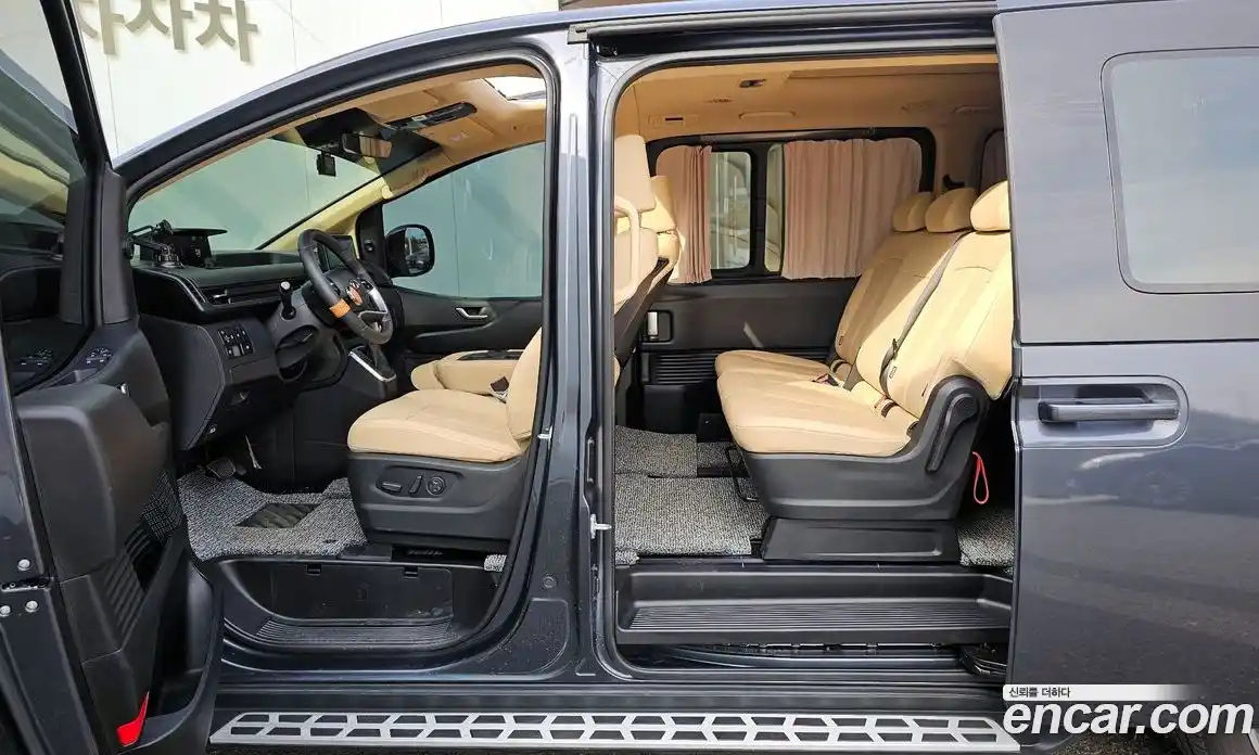 Hyundai Staria 2024 2.2 автомат (гидро), фото 10