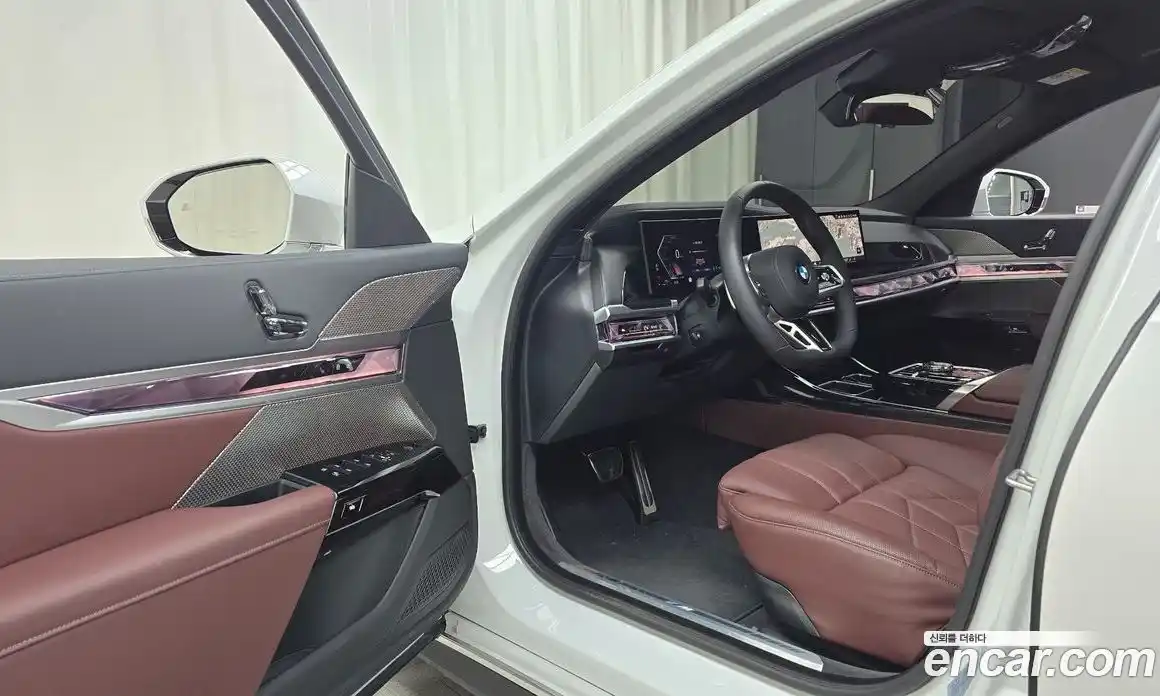 BMW 7 серия 2025 3.0 автомат (гидро), фото 13