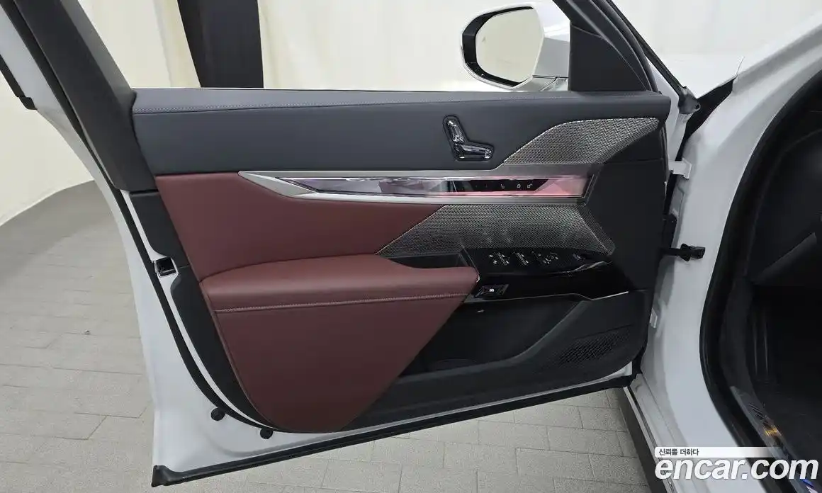 BMW 7 серия 2025 3.0 автомат (гидро), фото 14