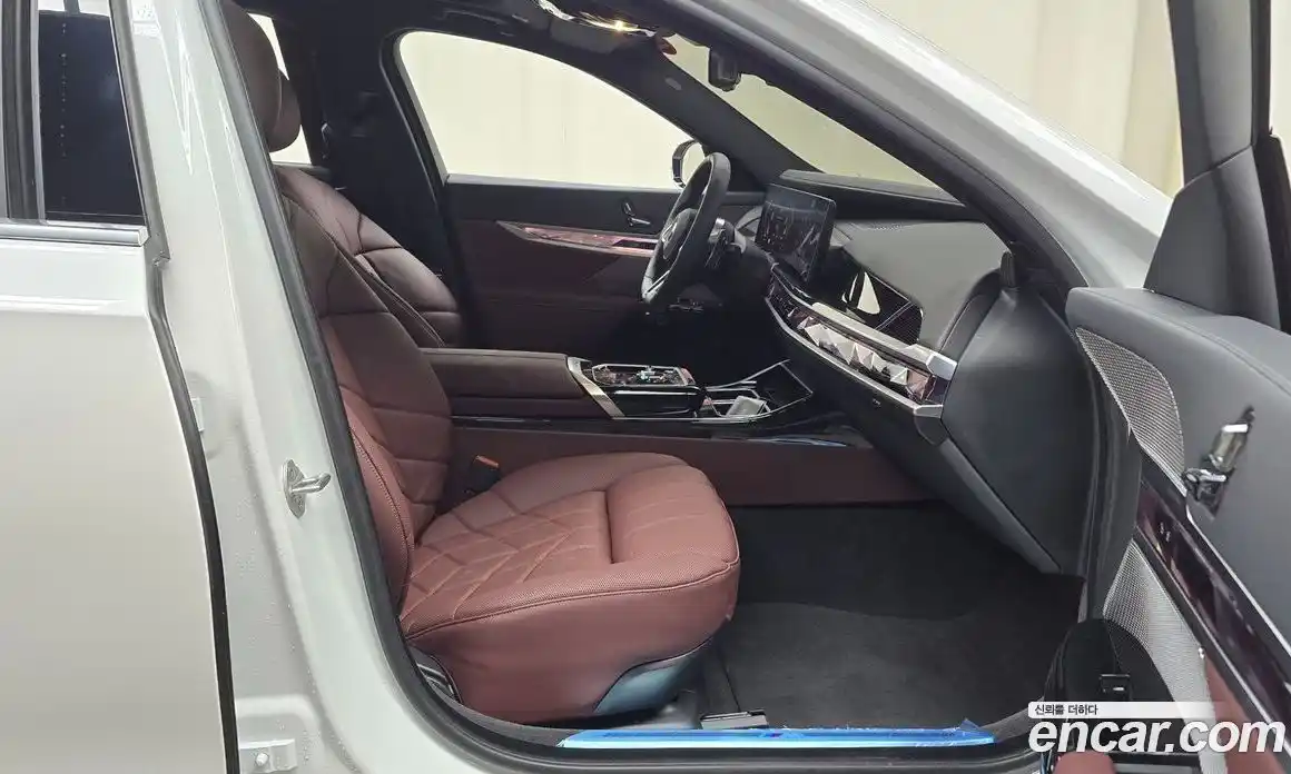 BMW 7 серия 2025 3.0 автомат (гидро), фото 17