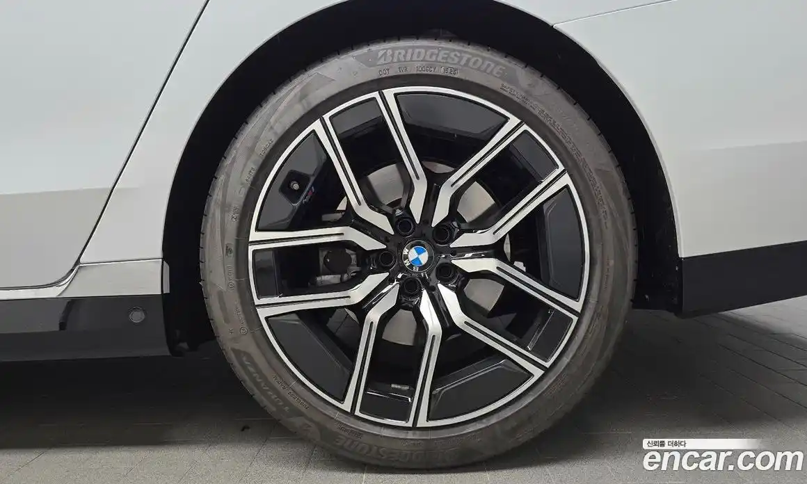 BMW 7 серия 2025 3.0 автомат (гидро), фото 7