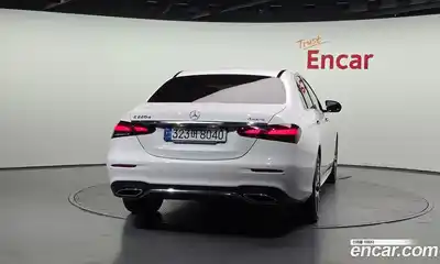 Mercedes-Benz E-Class 2021 1.9 автомат (гидро), миниатюра 4