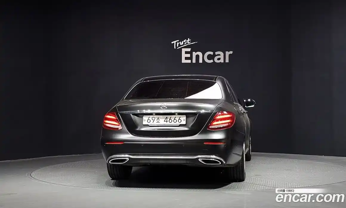 Mercedes-Benz E-Class 2016 1.9 автомат (гидро), фото 4