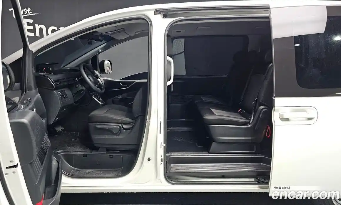 Hyundai Staria 2024 2.2 автомат (гидро), фото 13