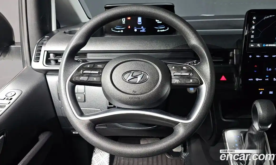 Hyundai Staria 2024 2.2 автомат (гидро), фото 21
