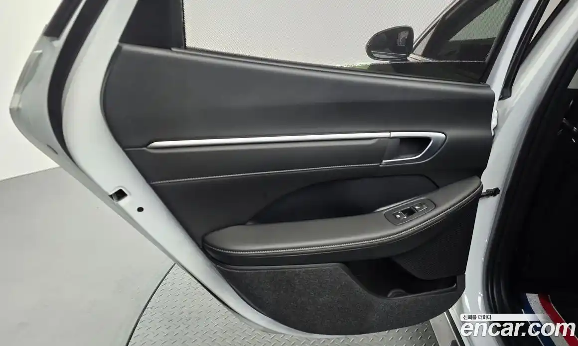Hyundai Sonata 2023 1.6 автомат (гидро), фото 15